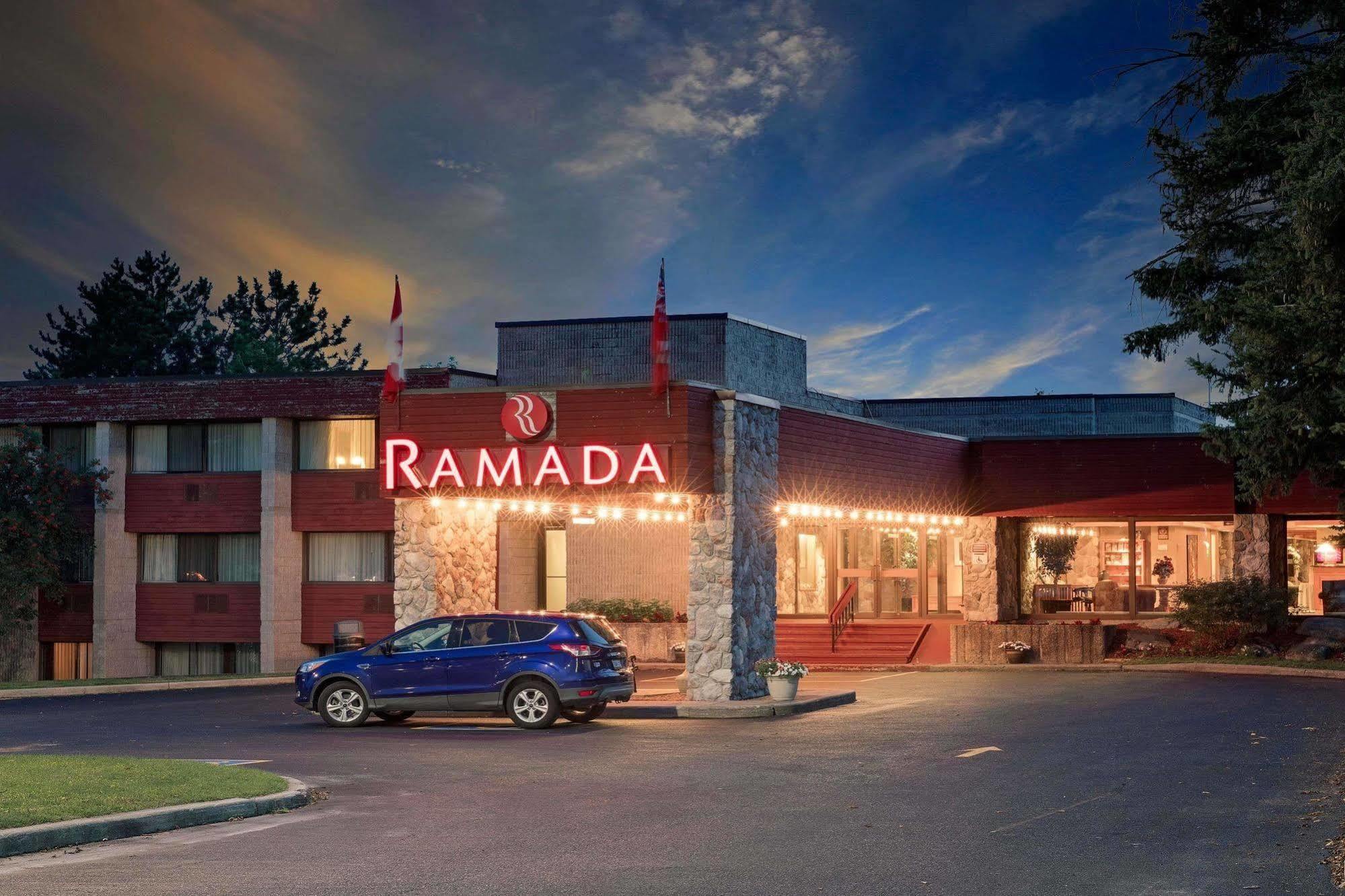 Ramada By Wyndham Pinewood Park Resort North Bay Exterior foto